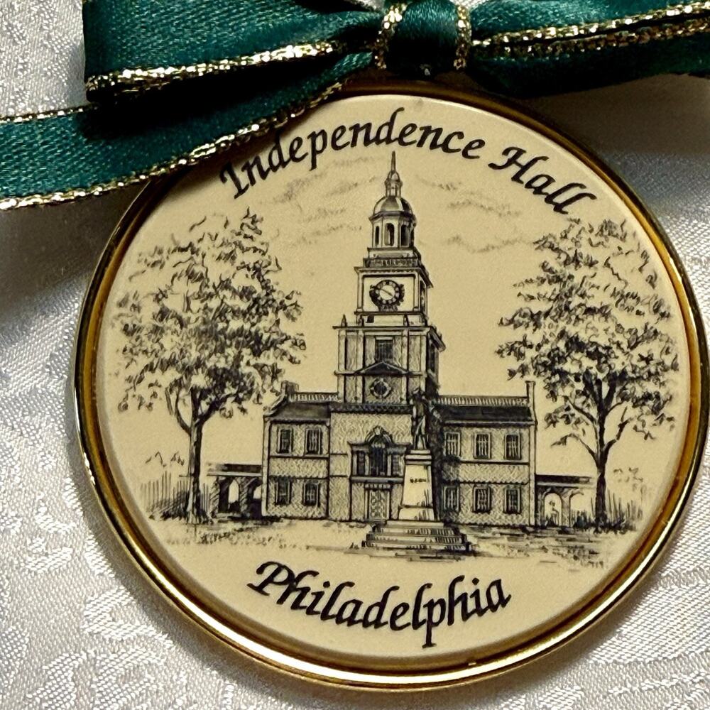 VTG Independence Hall Philadelphia Brass Ceramic Collectible Keepsake Ornament - Picture 2 of 4